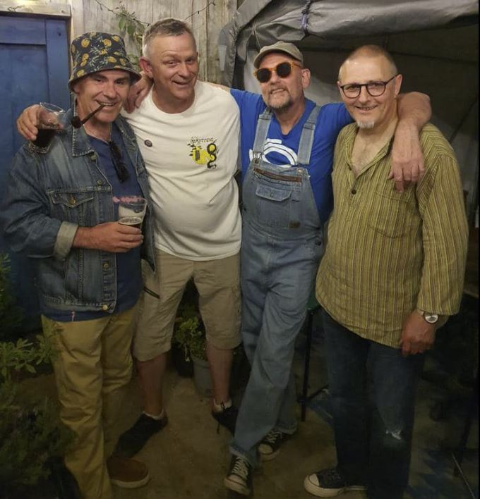 Rons Neighbours